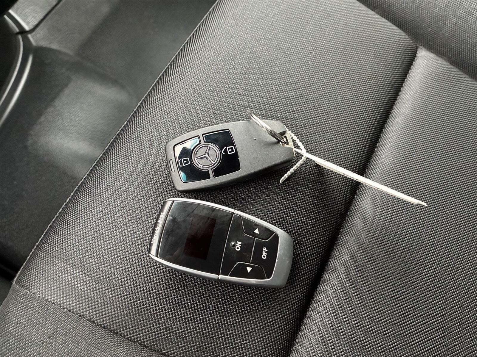 Sølv Mercedes Sprinter 317 fra 2021