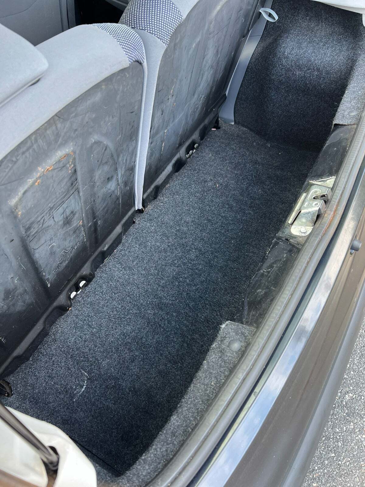 Sort Peugeot 107 fra 2006