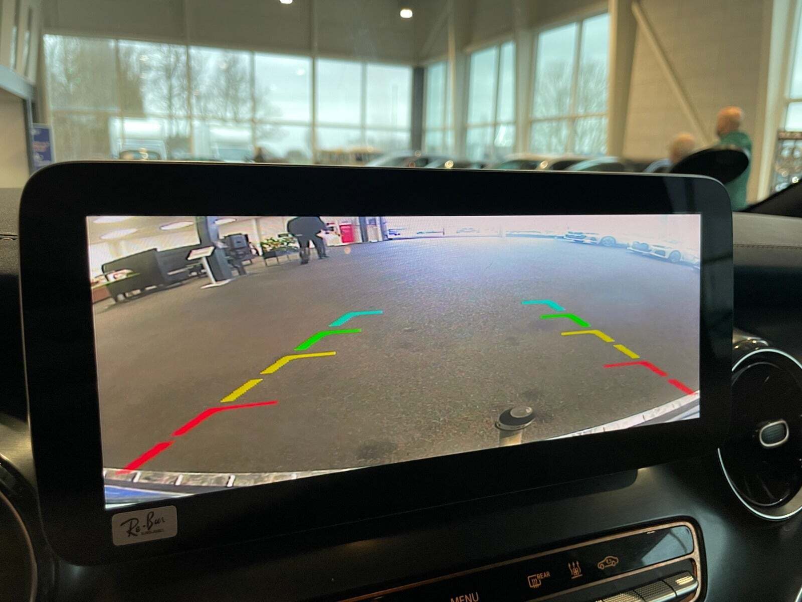 Blå Mercedes EQV300 fra 2020