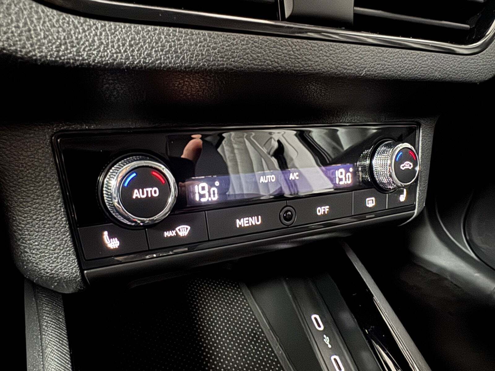 Sort Skoda Scala fra 2021