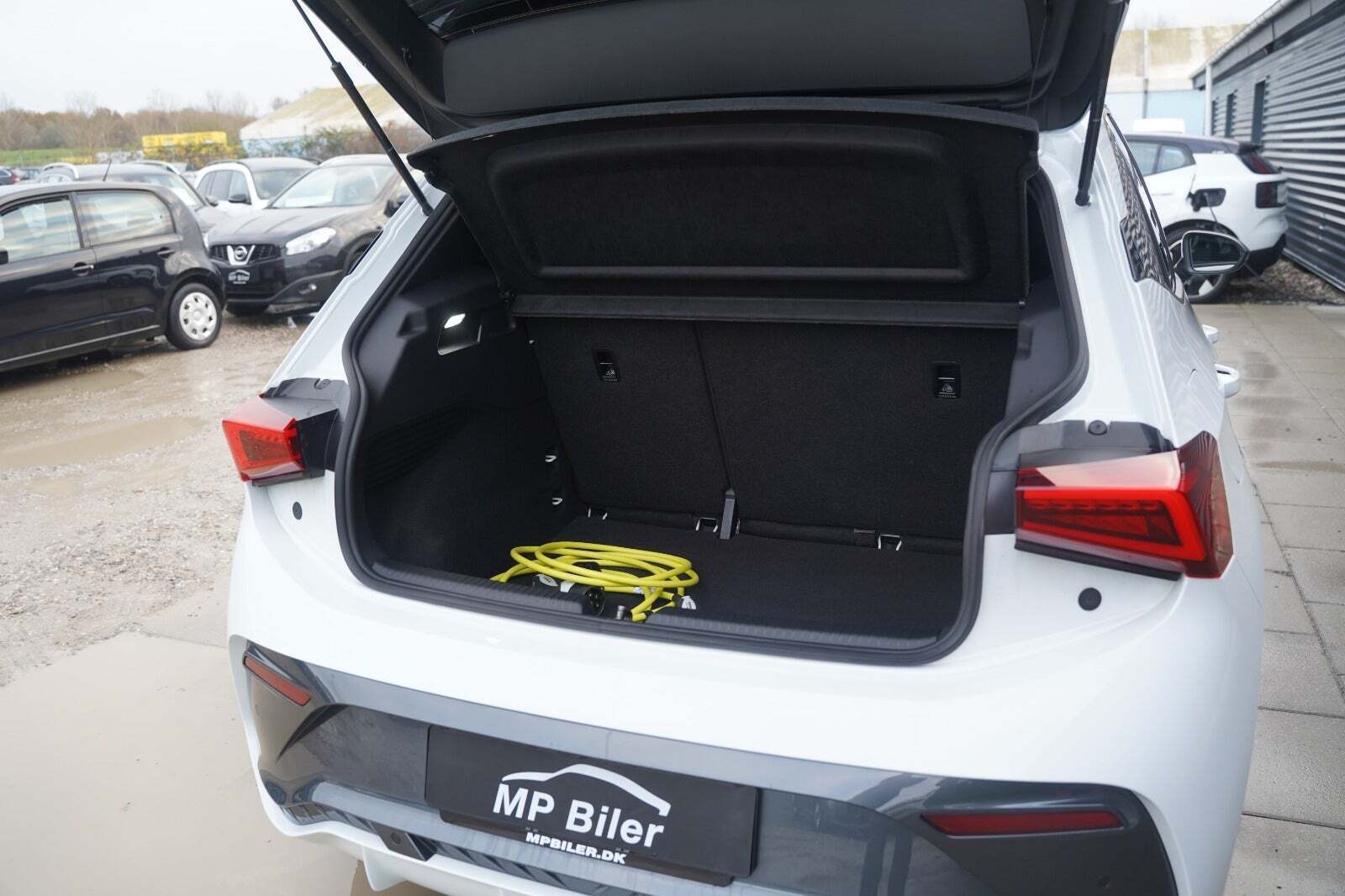 Hvid Cupra Born fra 2025