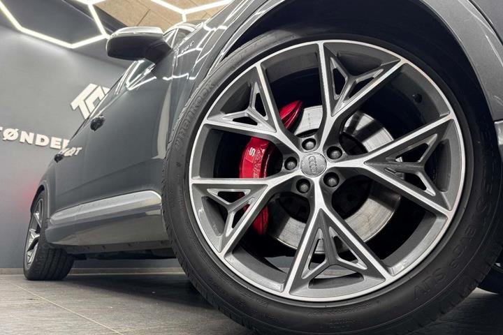 Grå Audi SQ7 fra 2016