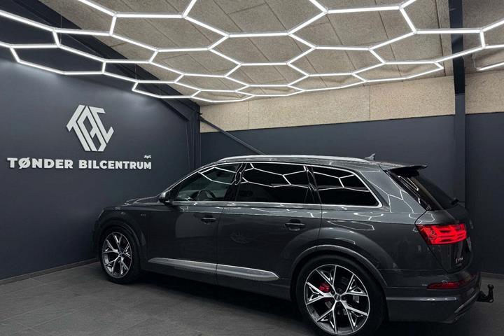 Grå Audi SQ7 fra 2016