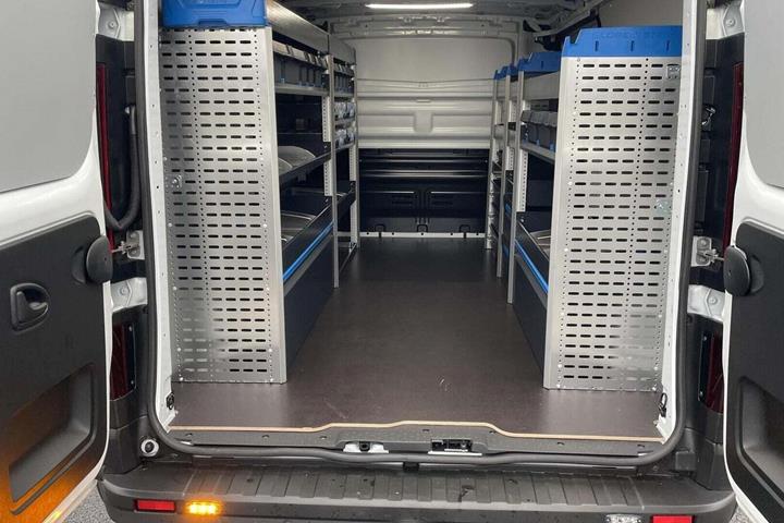 Hvid Renault Trafic fra 2025