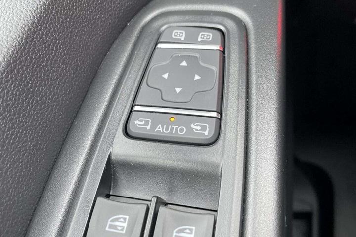 Hvid Renault Trafic fra 2025