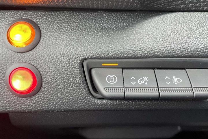 Hvid Renault Trafic fra 2025