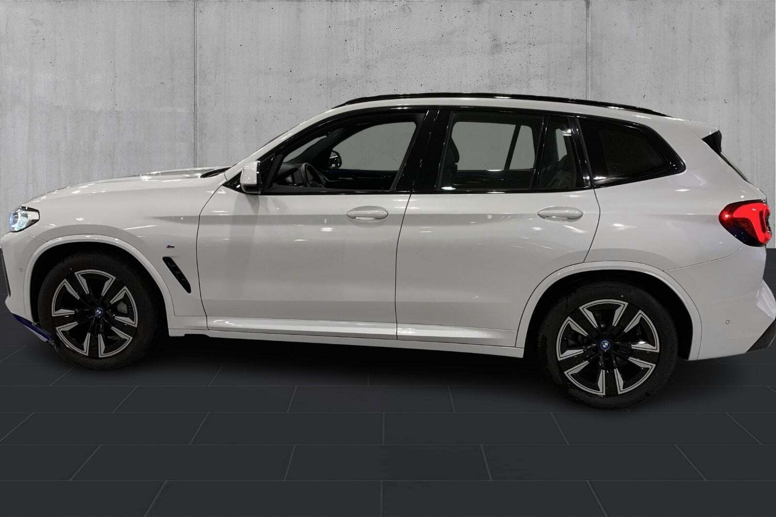 BMW iX3 Charged M-Sport