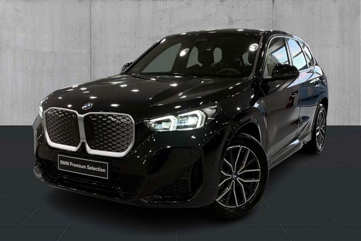 undefined BMW iX1 fra 2025 set udefra