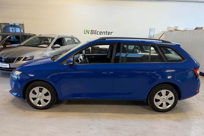 Blå Skoda Fabia fra 2019
