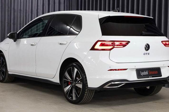 Hvid VW Golf VIII fra 2022