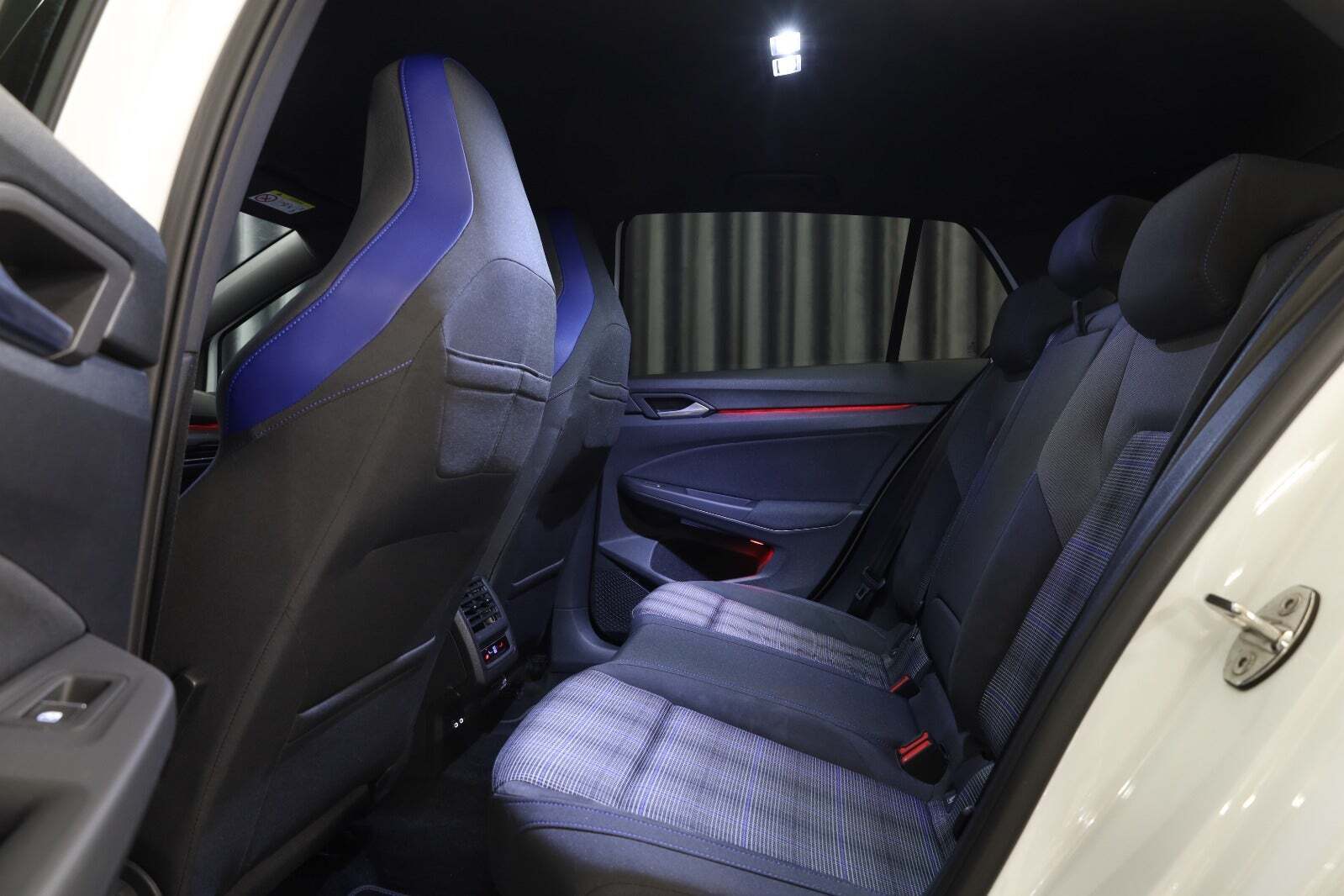 Hvid VW Golf VIII fra 2022