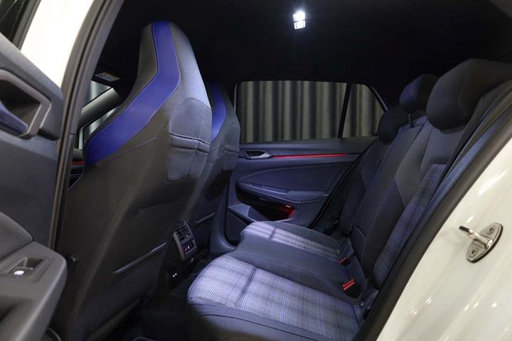 Hvid VW Golf VIII fra 2022