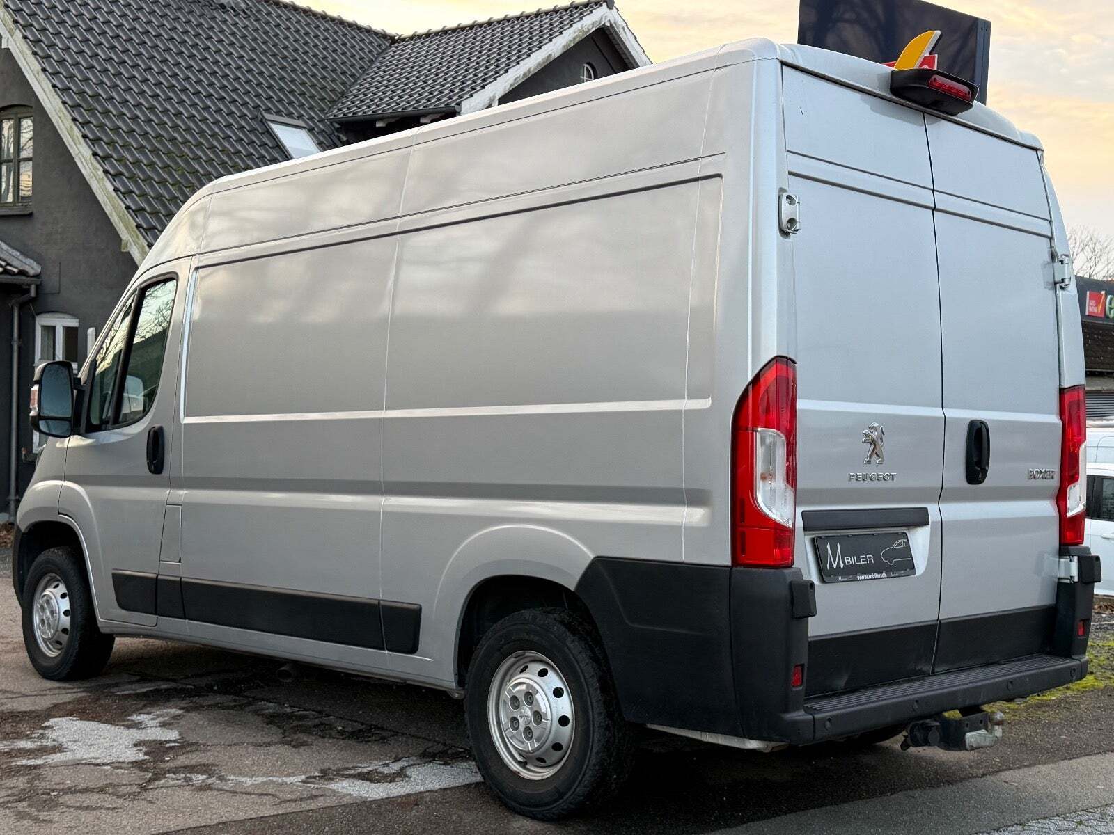 Peugeot Boxer 333 2,2 BlueHDi 140 L2H2 Premium
