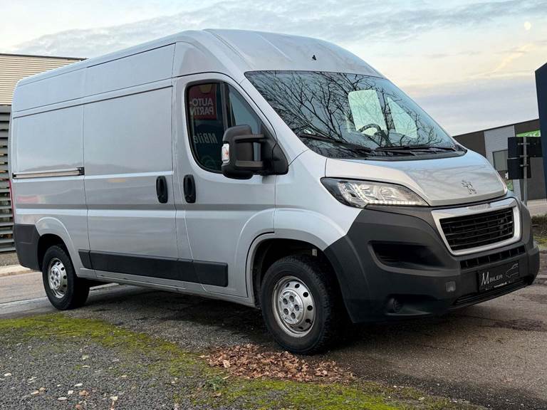 Peugeot Boxer 333 2,2 BlueHDi 140 L2H2 Premium