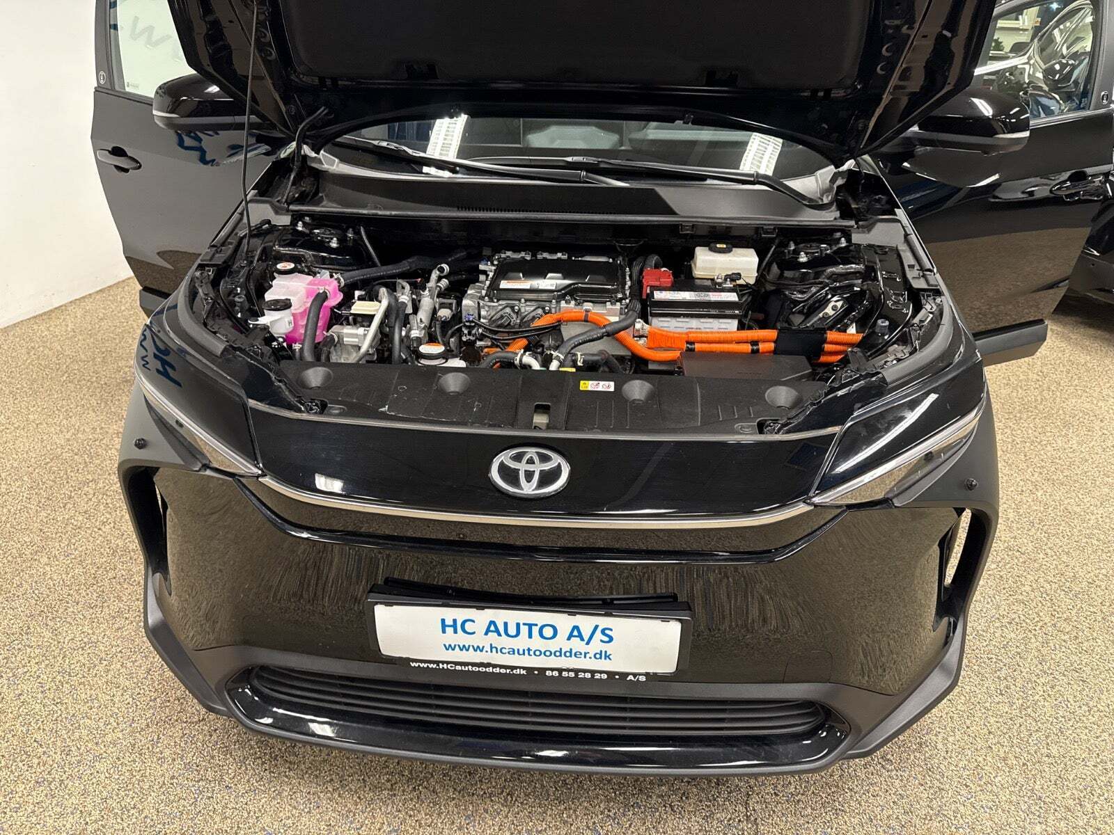 Sort Toyota BZ4X fra 2024