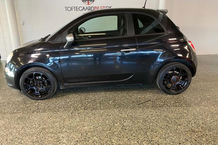 Sort Fiat 500 fra 2013