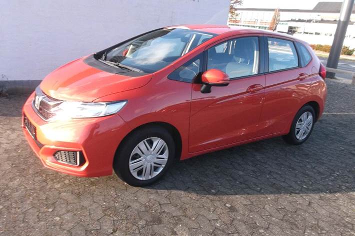 Orange Honda Jazz fra 2019 set udefra