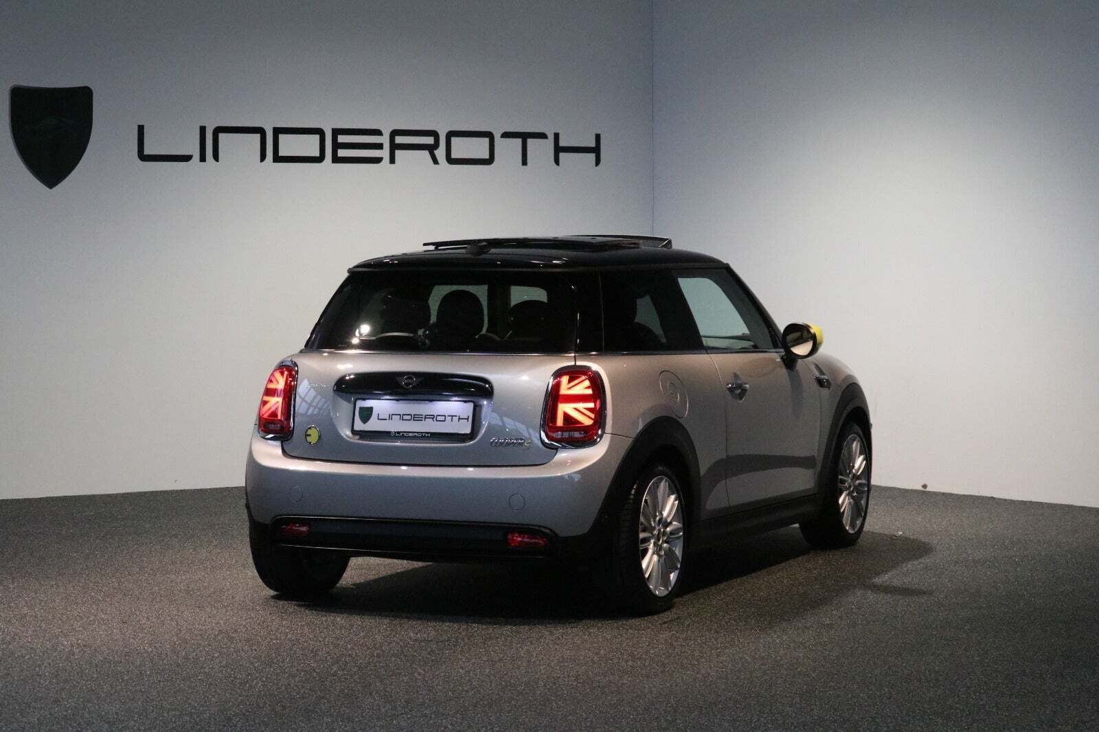 Mini Cooper SE Classic Trim