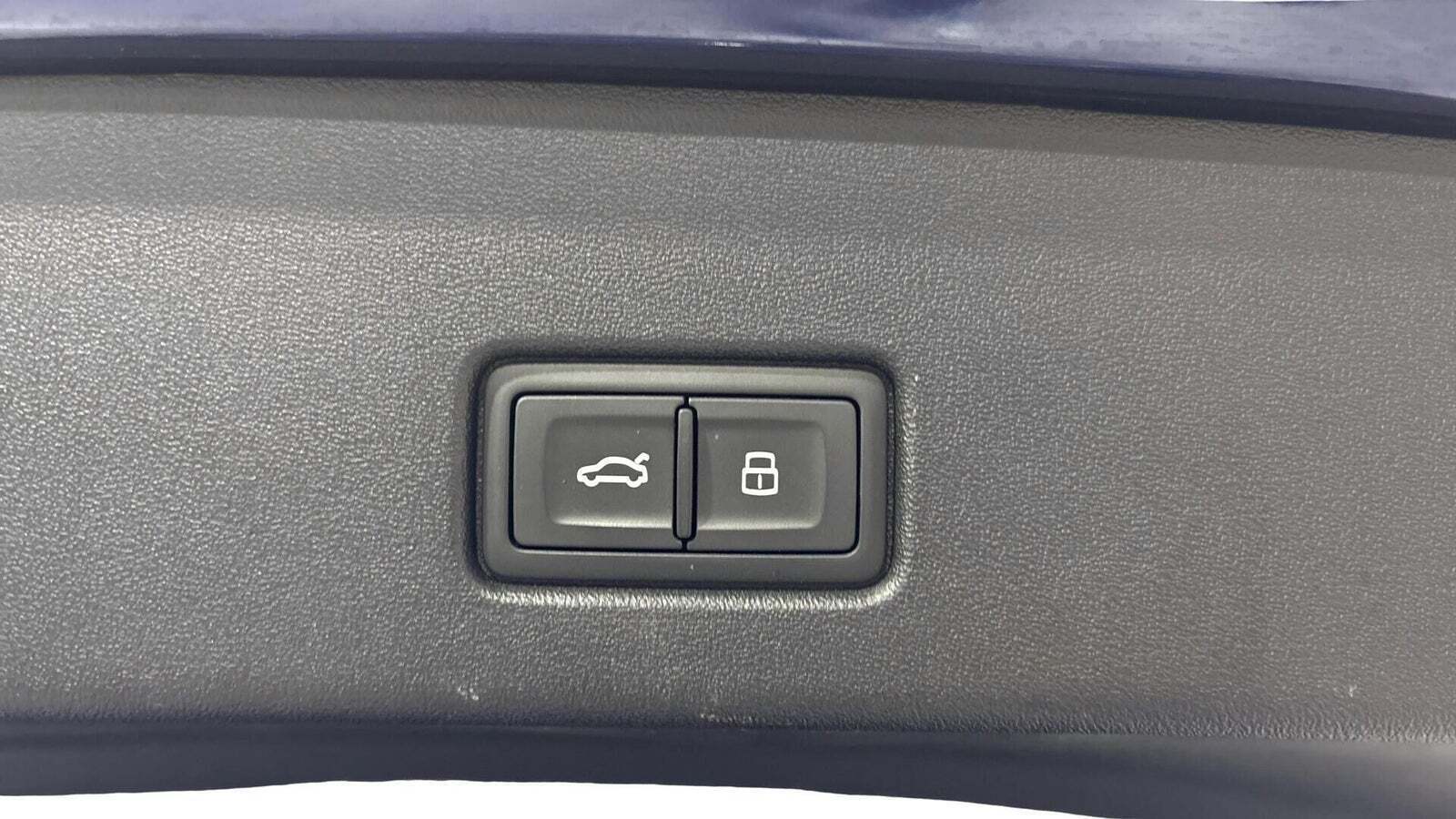 Blå Audi Q4 e-tron fra 2022