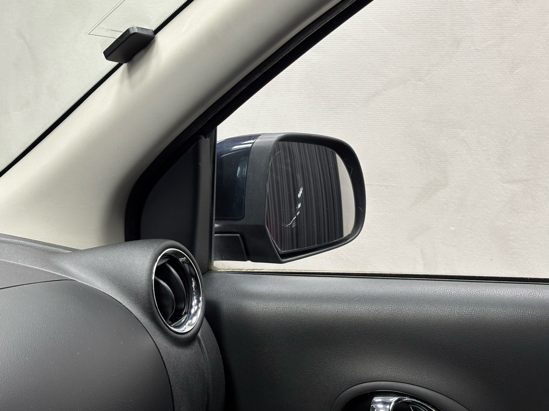 Sort Nissan Micra fra 2014