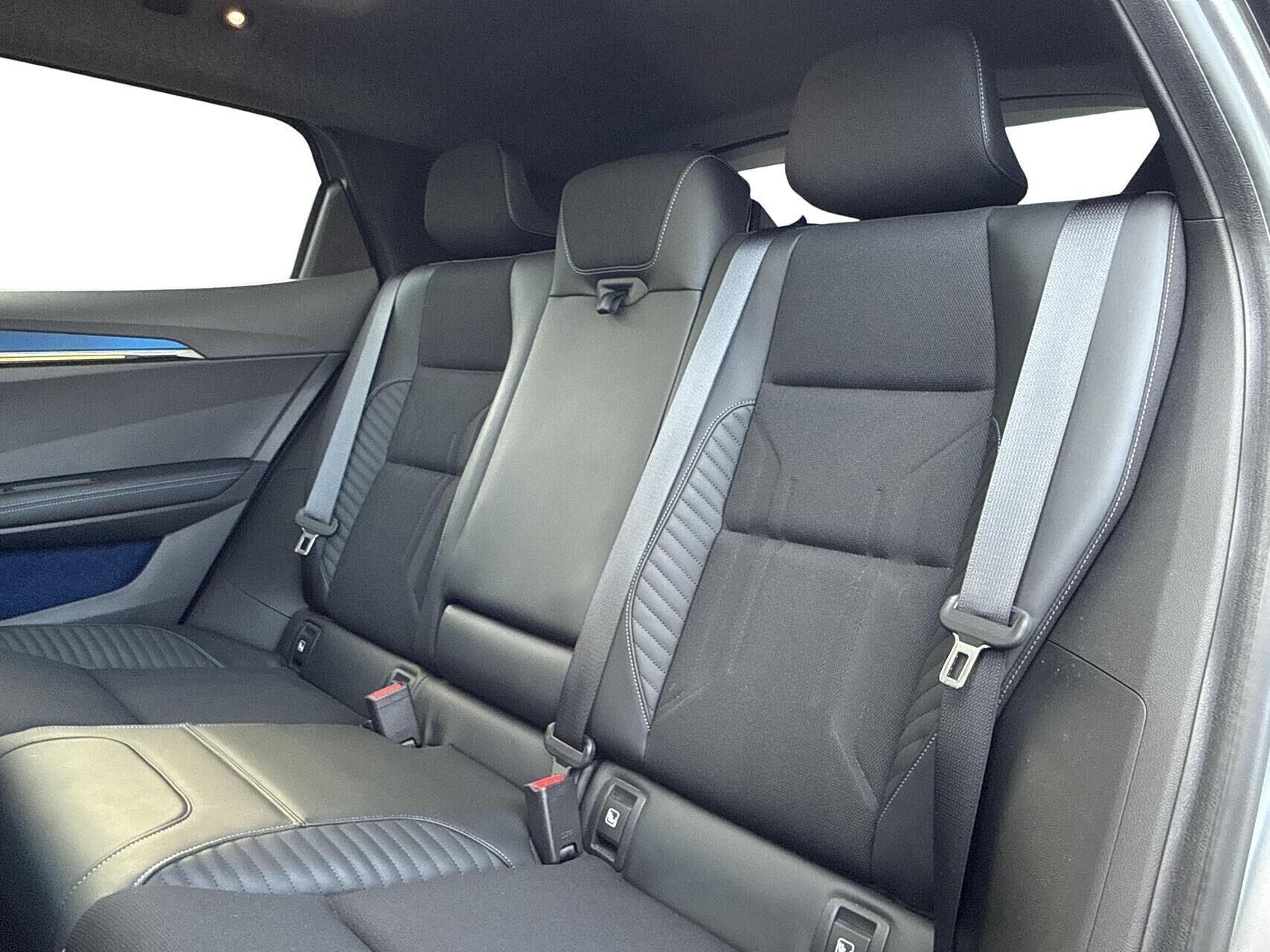 Grå Renault Scénic fra 2024