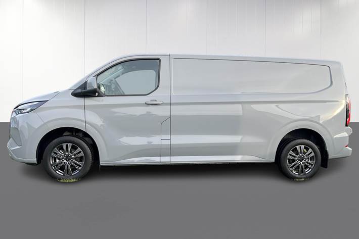 Grå Ford E-Transit Custom fra 2025