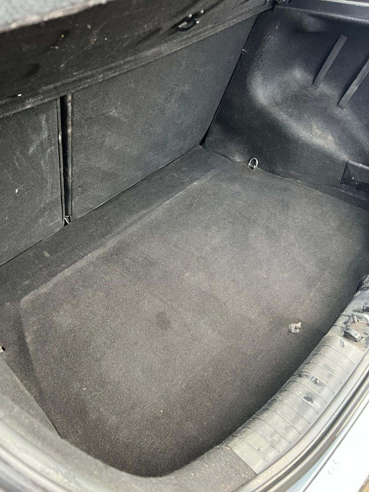 Grå Kia Ceed fra 2007