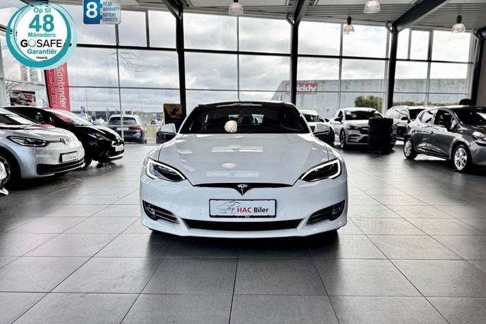Hvid Tesla Model S fra 2020