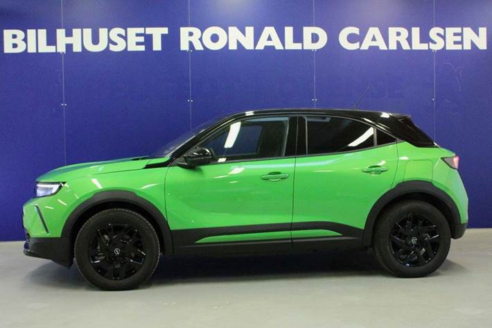 Grøn Opel Mokka-e fra 2023