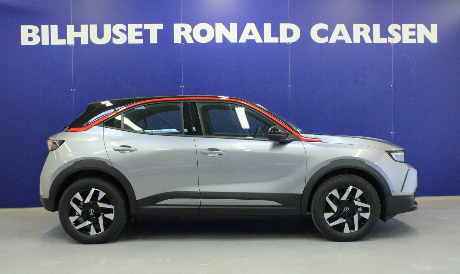 Sølv Opel Mokka-e fra 2023