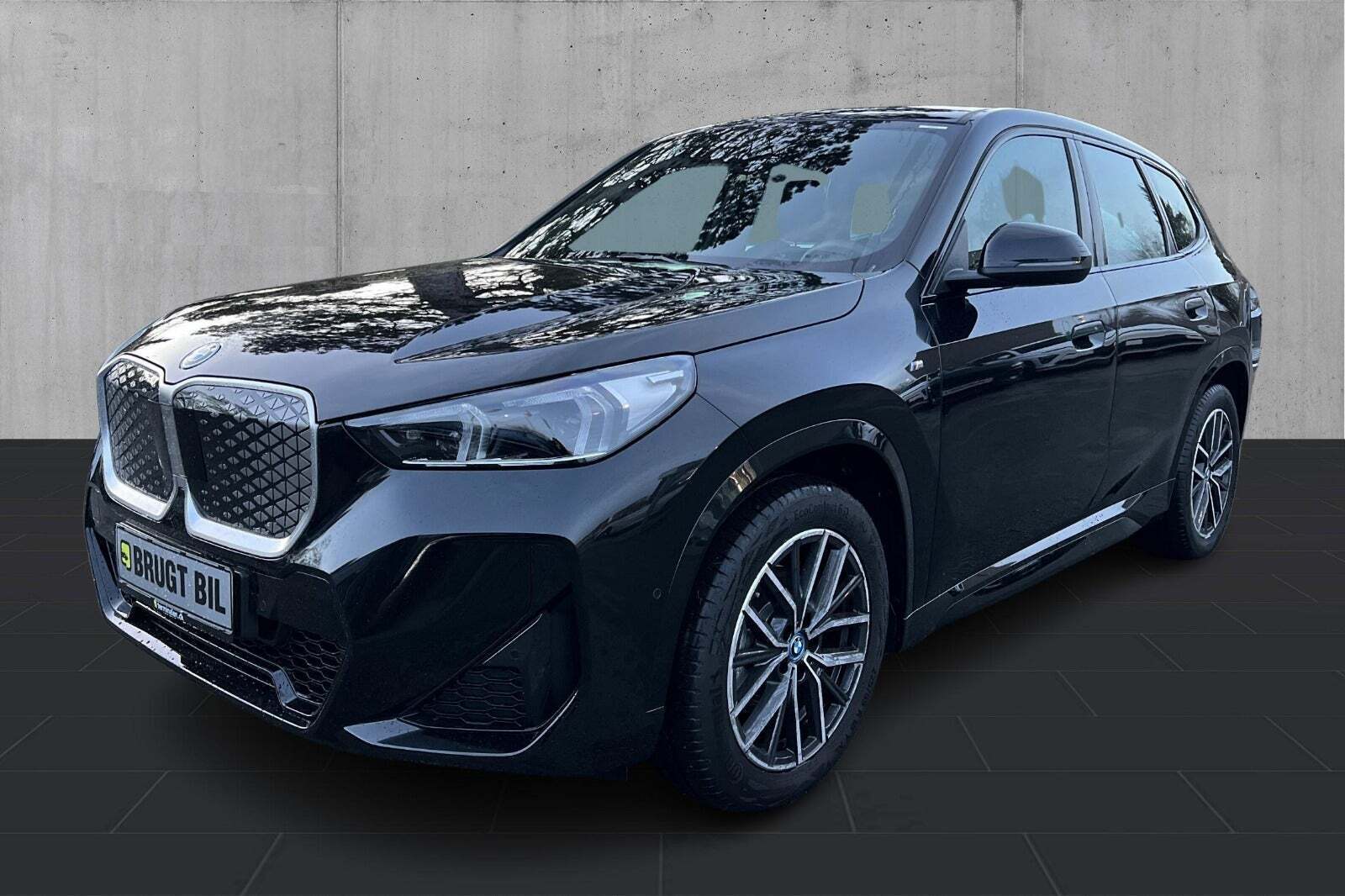 Sort BMW iX1 fra 2025