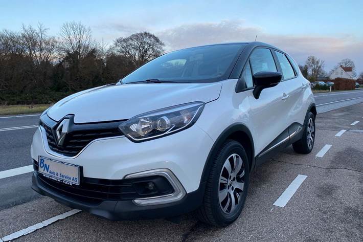 Hvid Renault Captur fra 2018 set udefra