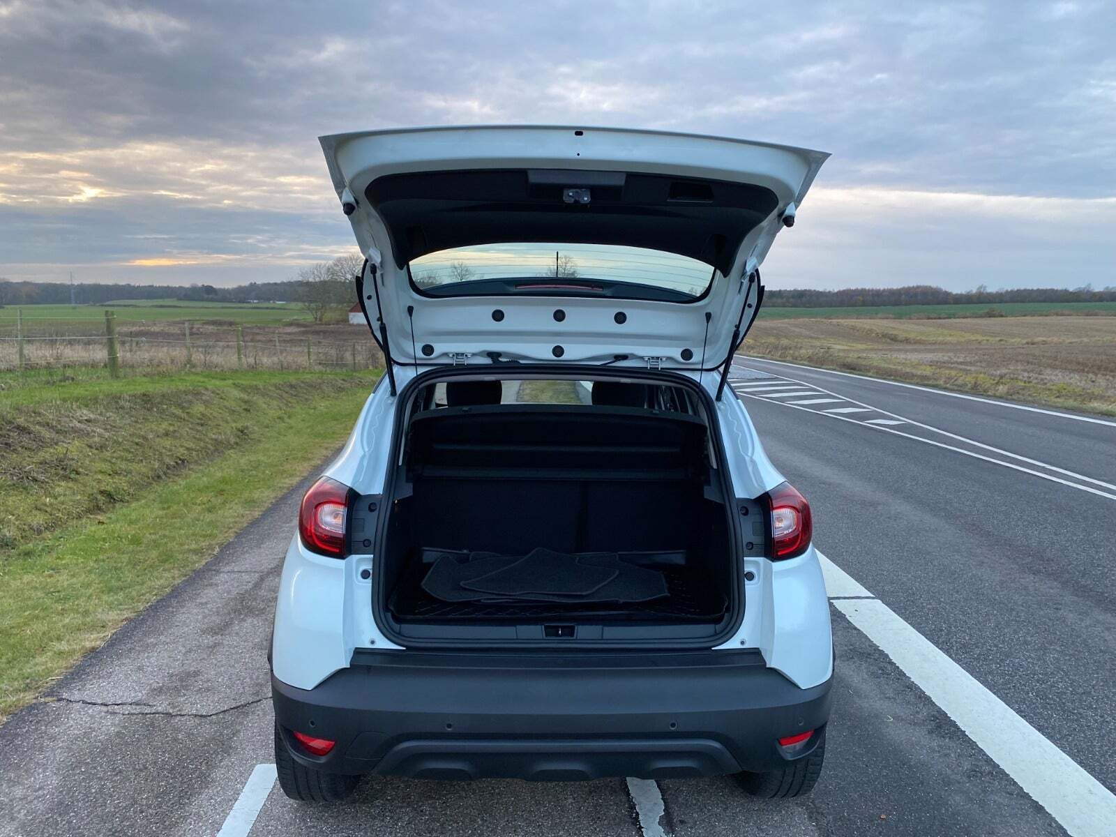 Hvid Renault Captur fra 2018