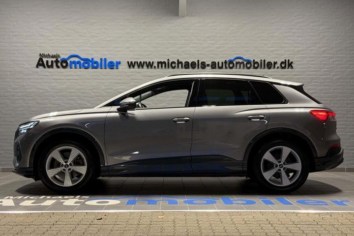 Grå Audi Q4 e-tron fra 2024