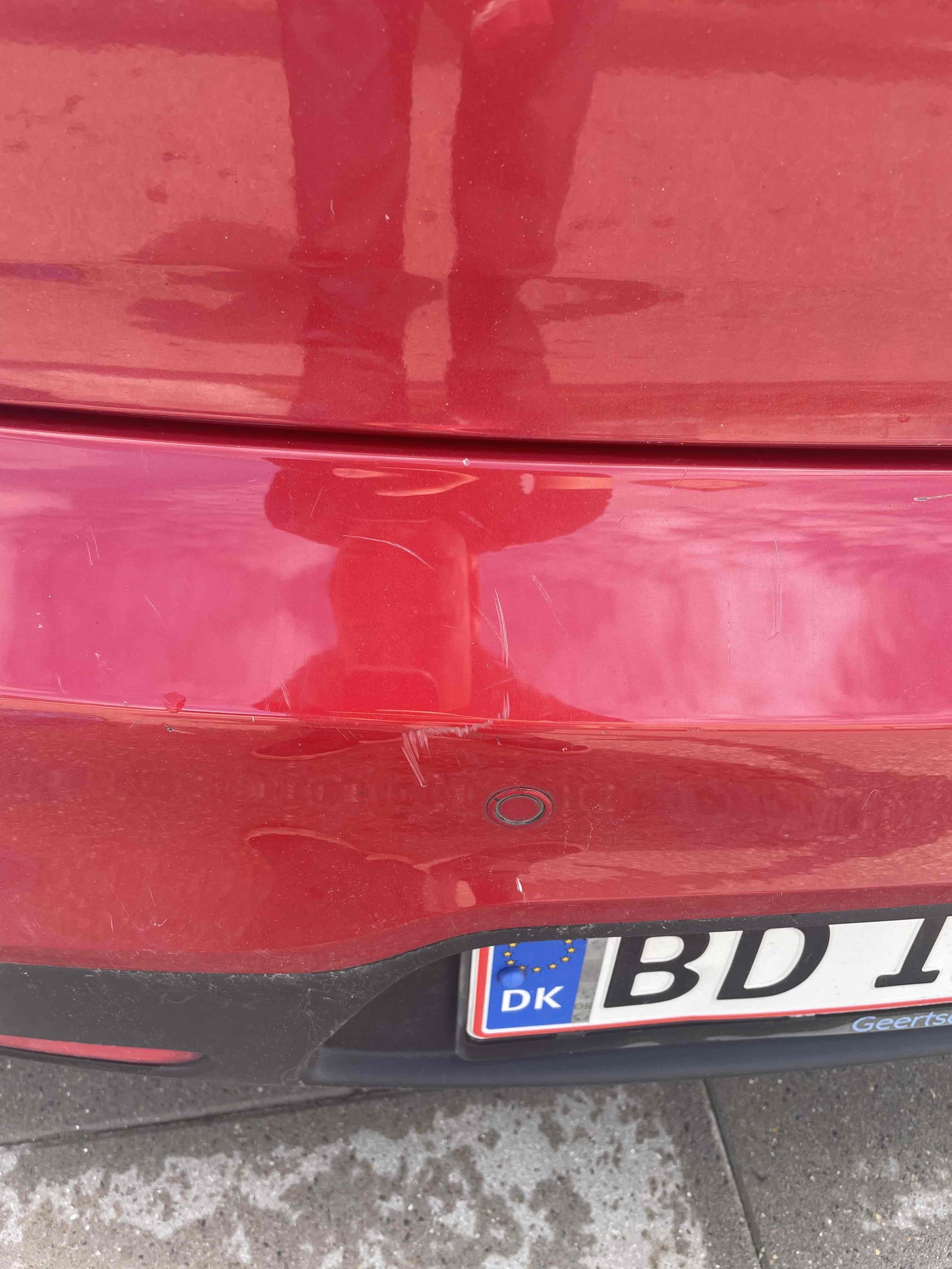 Rød Kia Rio fra 2012