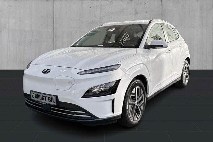 Hvid Hyundai Kona fra 2022 set udefra