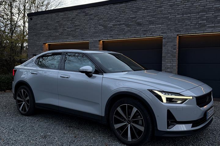 Grå Polestar 2 fra 2021