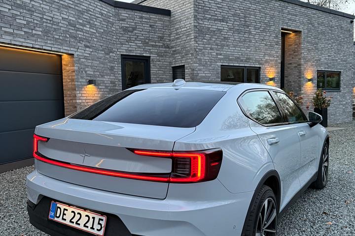 Grå Polestar 2 fra 2021
