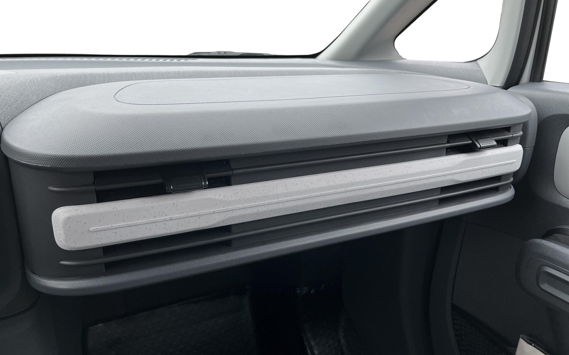 Hvid Maxus e-Deliver 5 fra 2025 set indefra