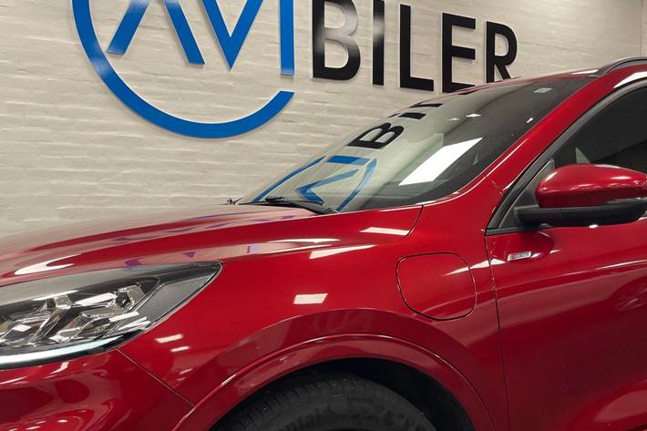 Rød Ford Kuga fra 2020