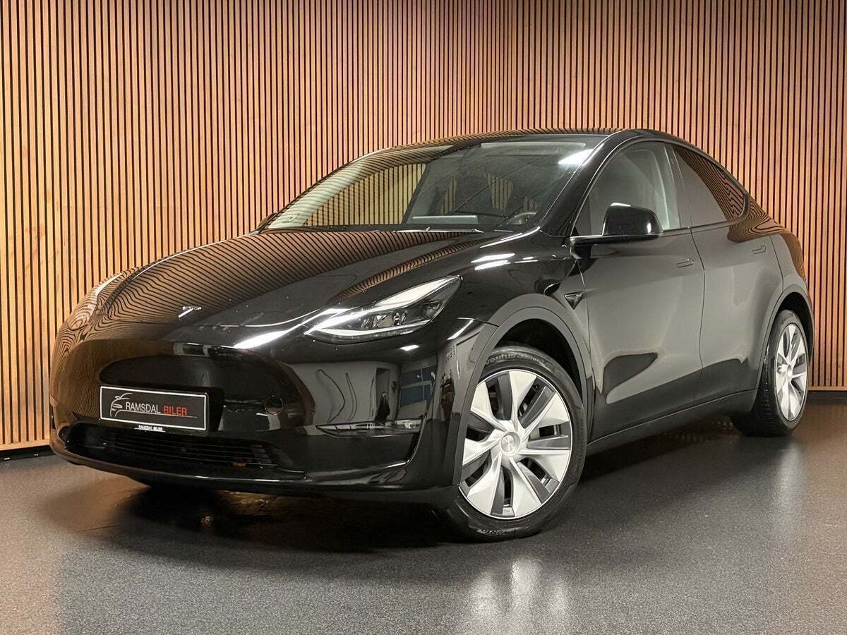 Tesla Model Y Long Range AWD