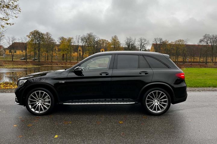 Sort Mercedes GLC43 fra 2019