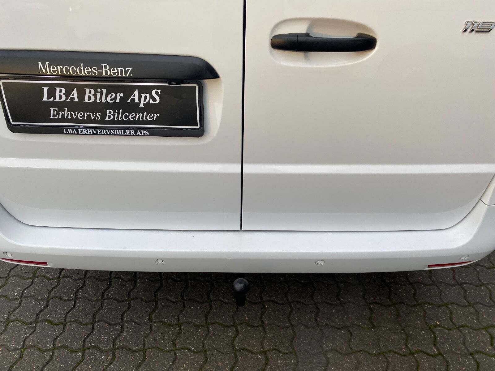 Hvid Mercedes Vito 119 fra 2021