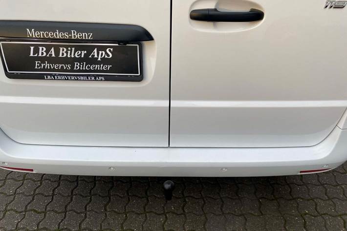 Hvid Mercedes Vito 119 fra 2021