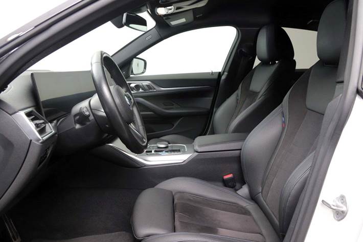 Hvid BMW i4 fra 2023