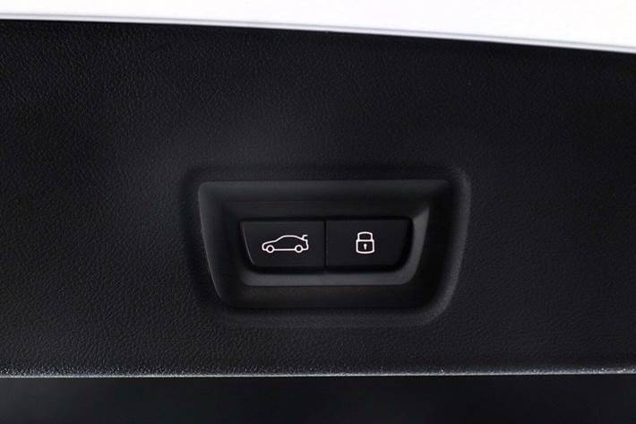 Hvid BMW i4 fra 2023