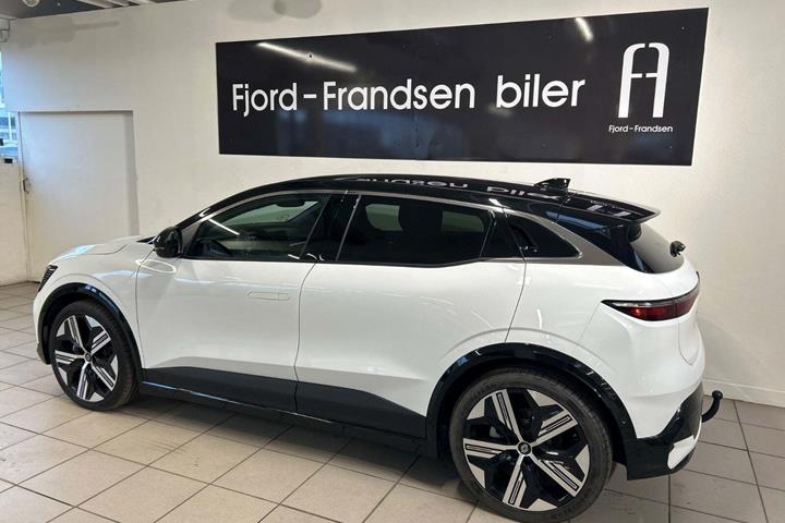 Hvid Renault Megane E-Tech fra 2025