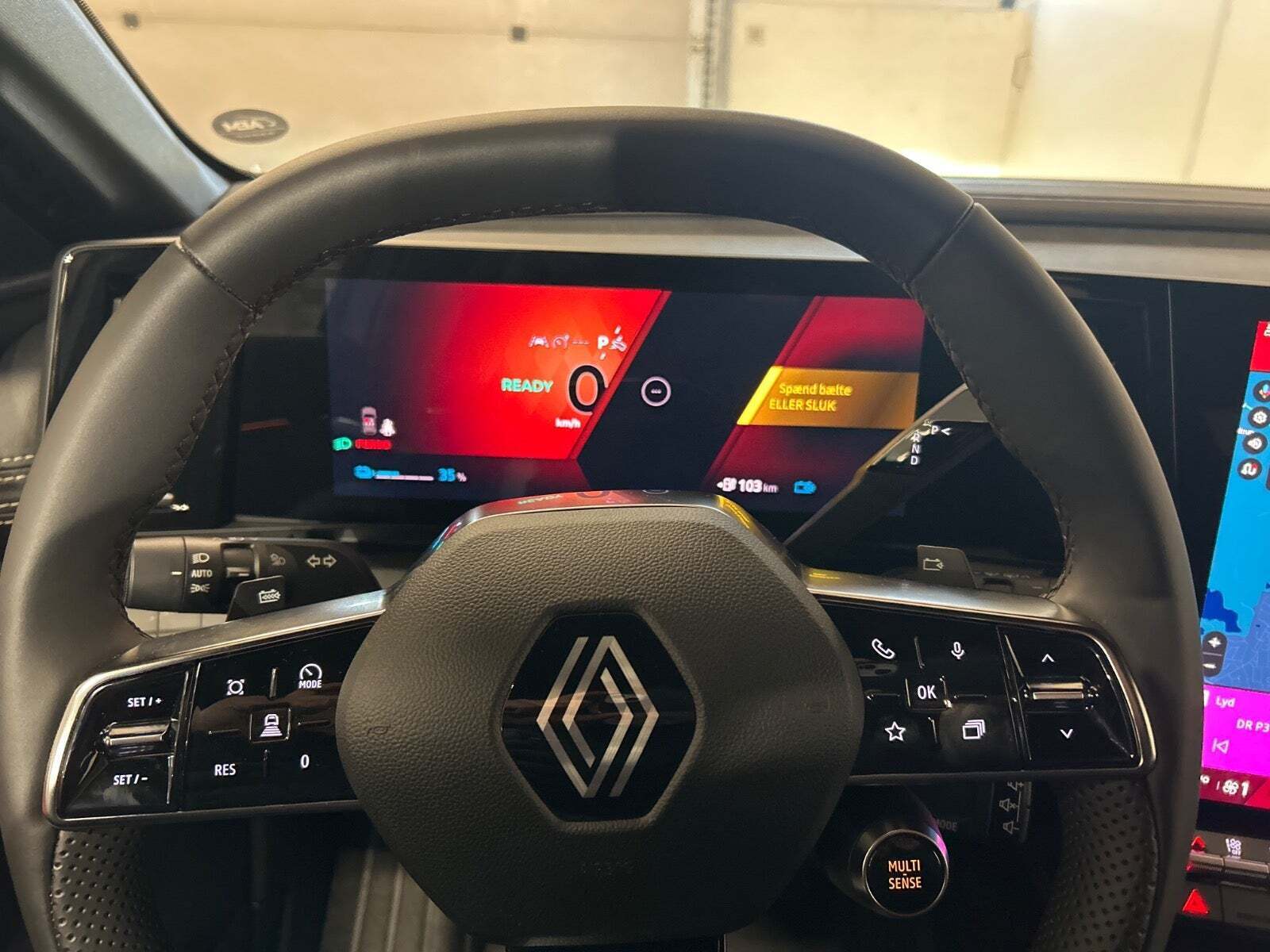 Hvid Renault Megane E-Tech fra 2025