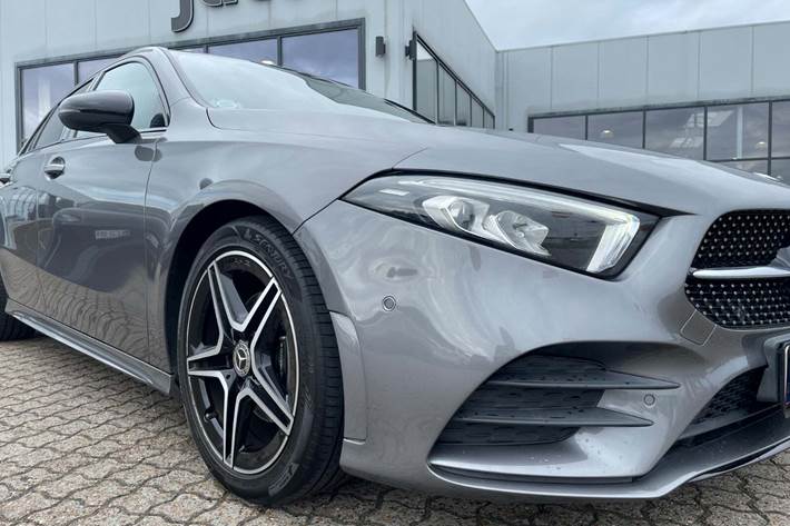 Grå Mercedes A200 fra 2019