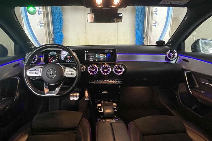 Grå Mercedes A200 fra 2019